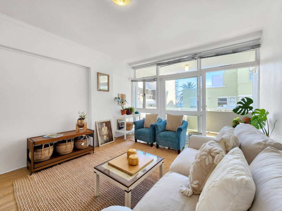 To Let 1 Bedroom Property for Rent in Sea Point Western Cape